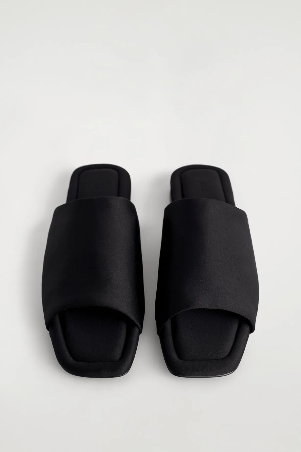 SCUBA SQUARE-TOE MULES