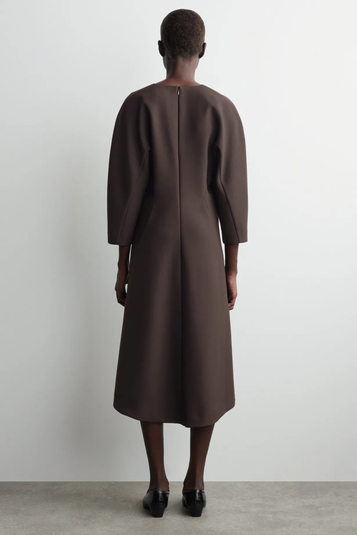 SCULPTED LONG-SLEEVED MIDI DRESS