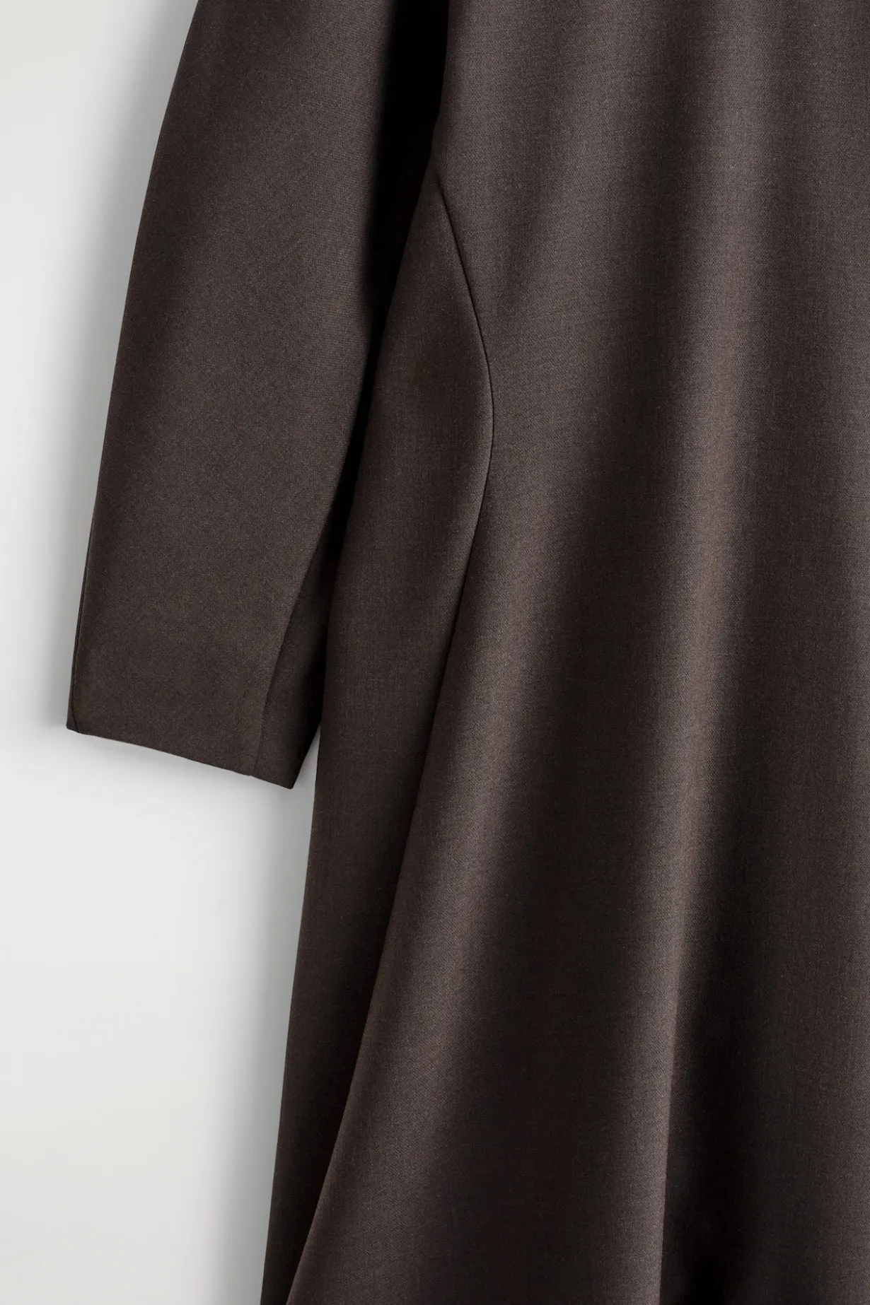 SCULPTED LONG-SLEEVED MIDI DRESS