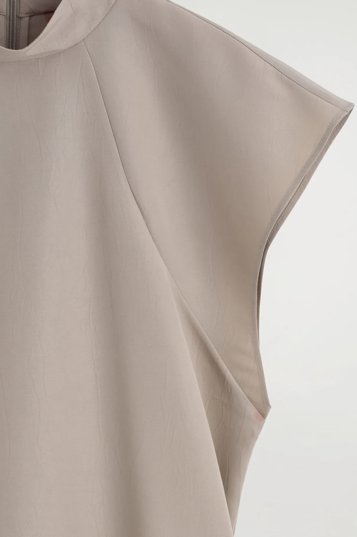 SCULPTED TURTLENECK DRESS