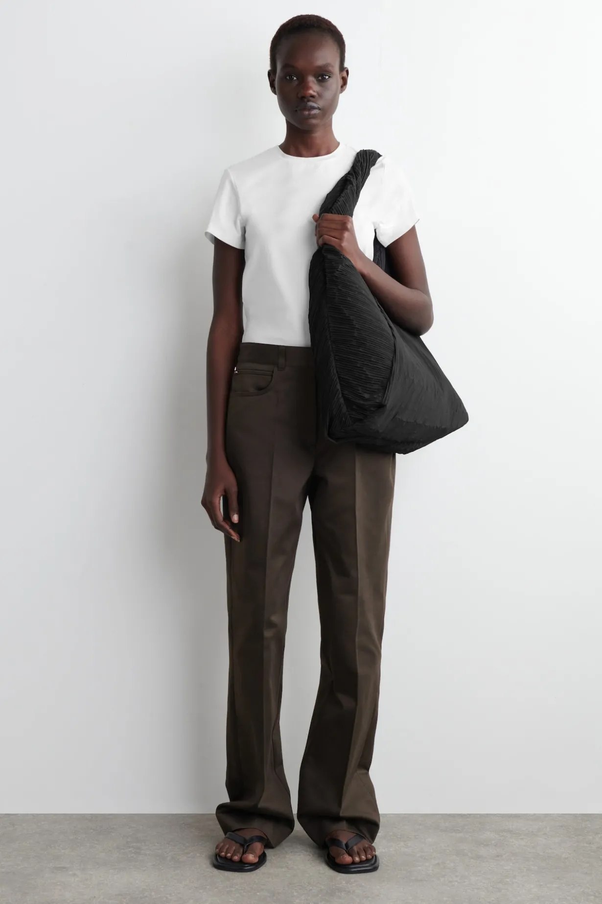 SCULPTURAL SHOULDER BAG – PLEATED