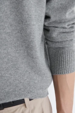 SEAMLESS CASHMERE CREW-NECK SWEATER
