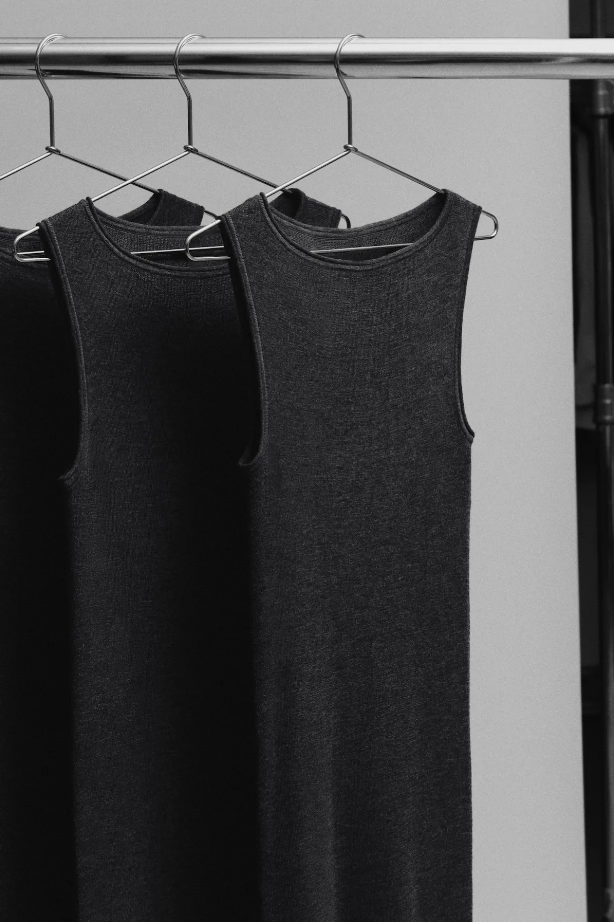 SEAMLESS MERINO WOOL MINI DRESS