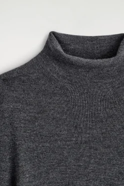 SEAMLESS MERINO WOOL TURTLENECK LONG-SLEEVED TOP