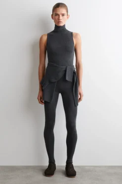 SEAMLESS MERINO WOOL TURTLENECK TOP