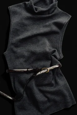 SEAMLESS MERINO WOOL TURTLENECK TOP
