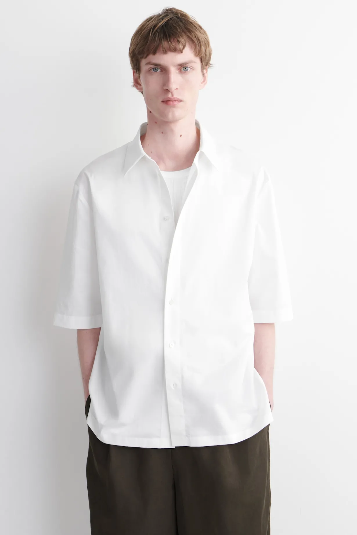SHORT-SLEEVED COTTON SHIRT