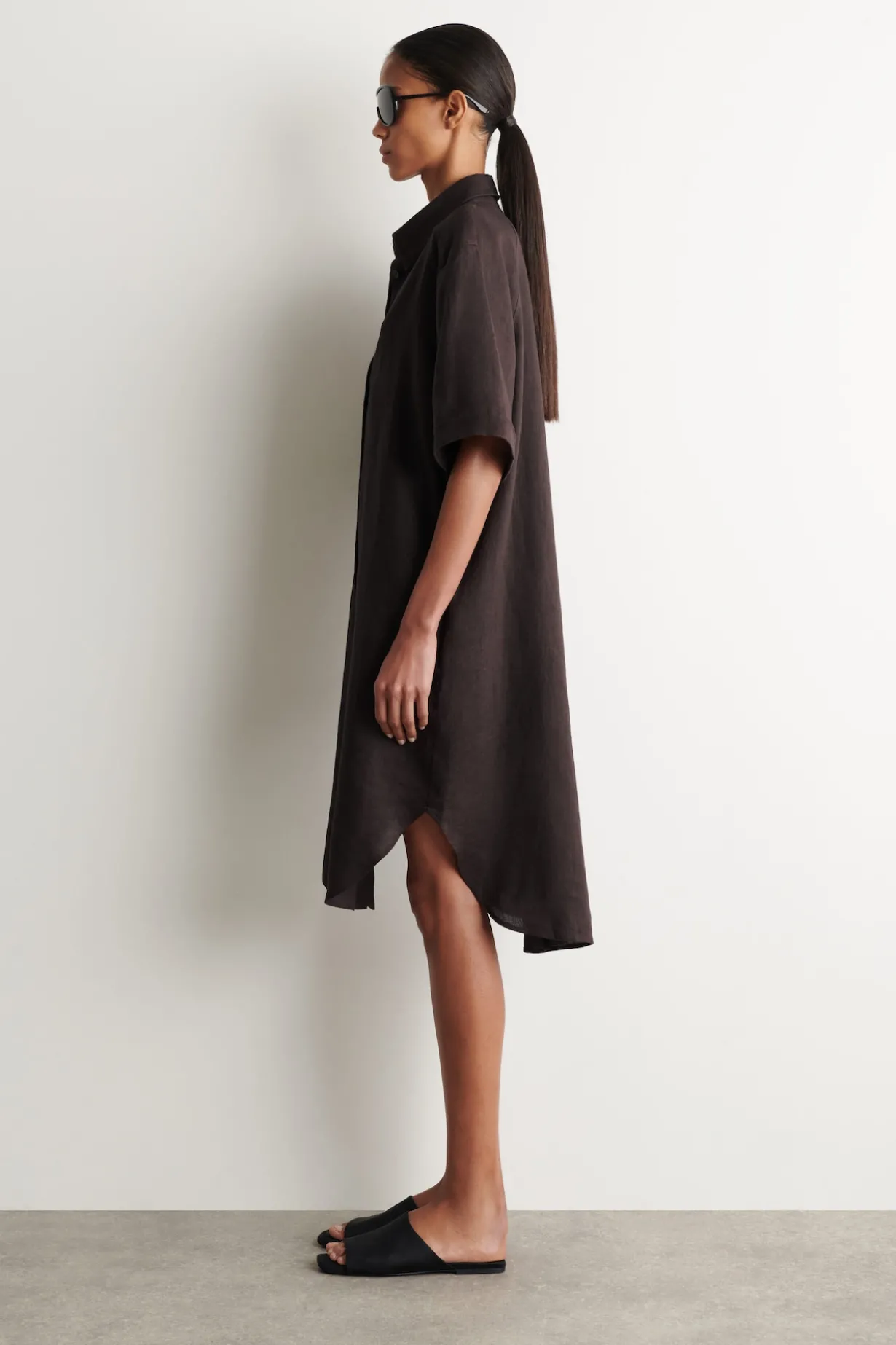 SHORT-SLEEVED LINEN SHIRT DRESS