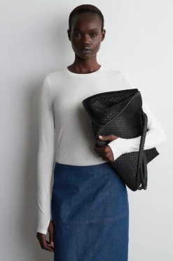 SLIM LIGHTWEIGHT LONG-SLEEVED TOP