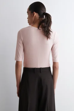 SLIM LIGHTWEIGHT T-SHIRT