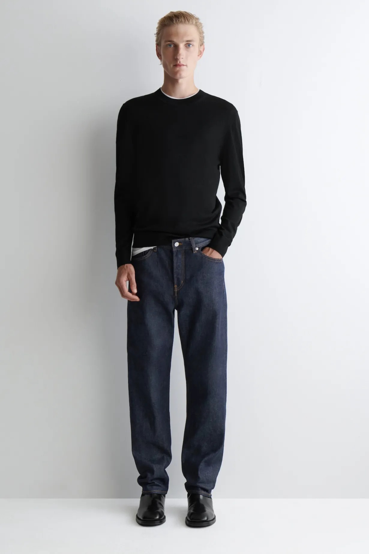 SLIM MERINO WOOL CREW-NECK SWEATER