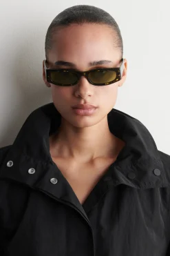 SLIM RECTANGULAR SUNGLASSES