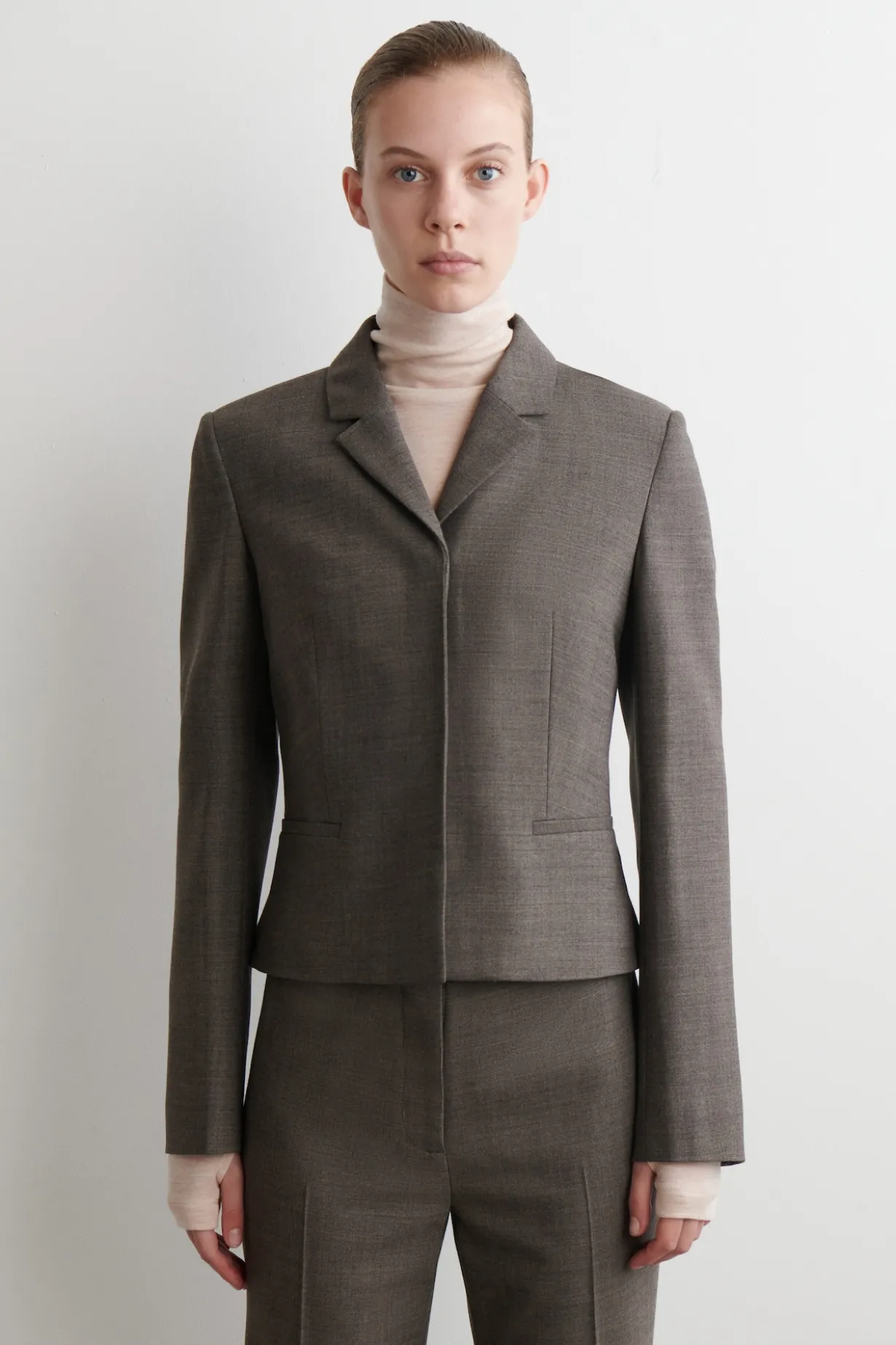SLIM WAISTED WOOL BLAZER