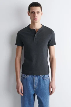 SLIM-FIT RIBBED HENLEY T-SHIRT
