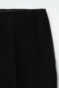 SLIM-LEG CROPPED PANTS