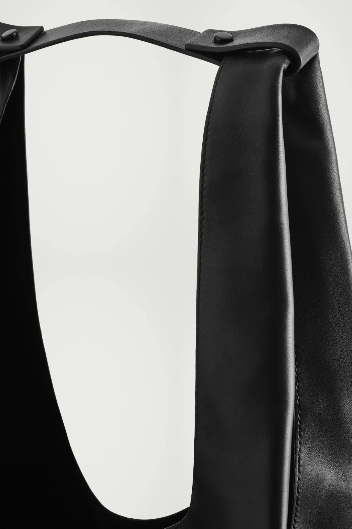 SLOUCHY TOTE BAG - LEATHER