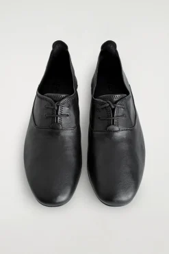 SOFT LEATHER BROGUES