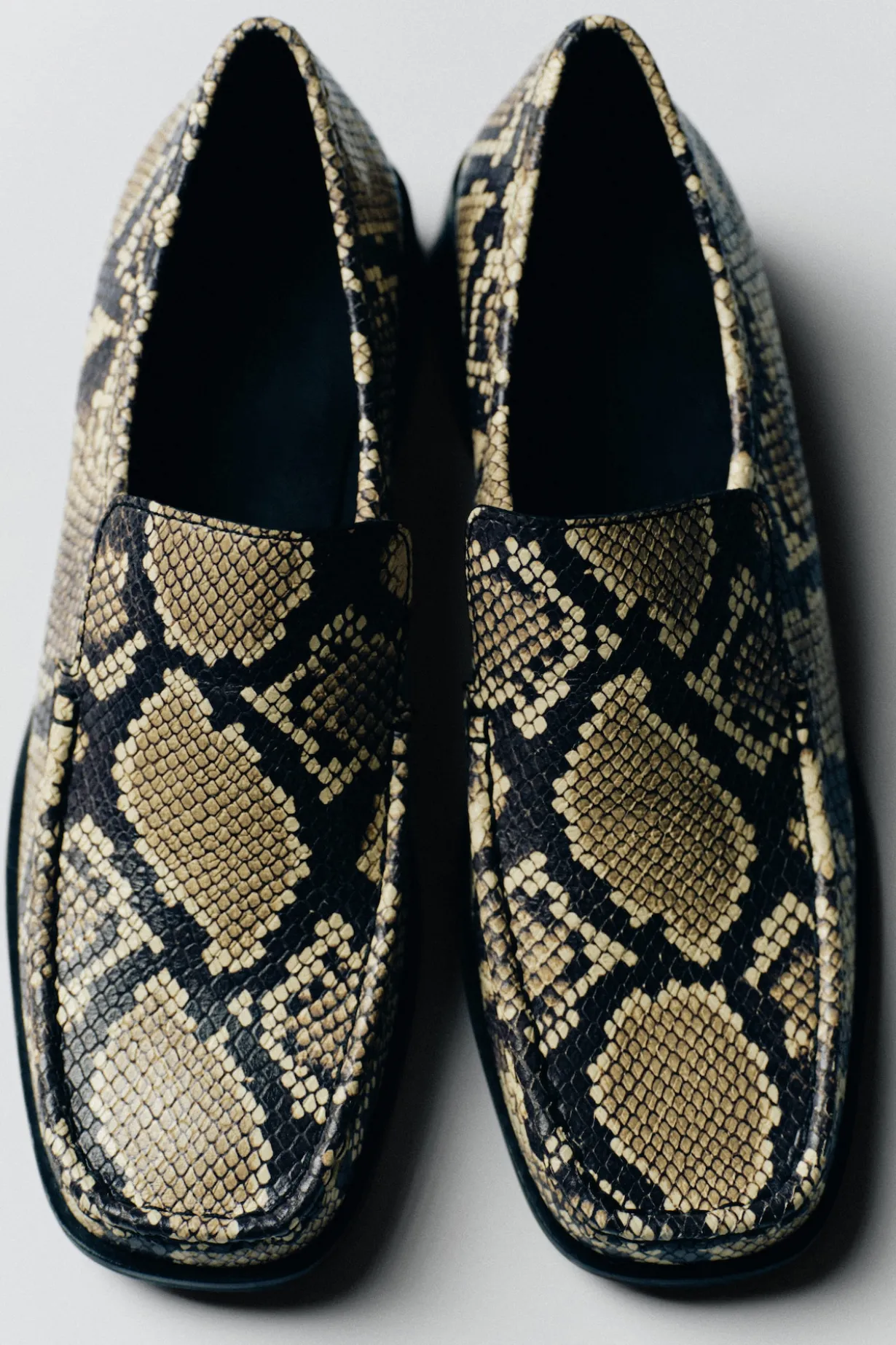 SQUARE-TOE LEATHER HEEL LOAFERS