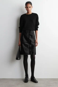 SQUARE-TOE LEATHER HEELED SHOES