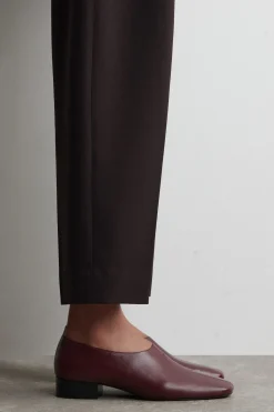 SQUARE-TOE LEATHER HEELED SHOES