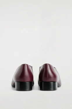 SQUARE-TOE LEATHER HEELED SHOES