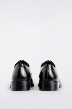 SQUARE-TOE LEATHER OXFORD SHOES