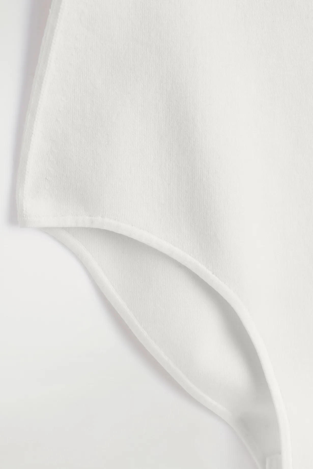 STRAPLESS RIBBED SILK BODYSUIT