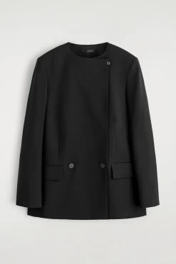 STRUCTURED COLLARLESS WOOL BLAZER