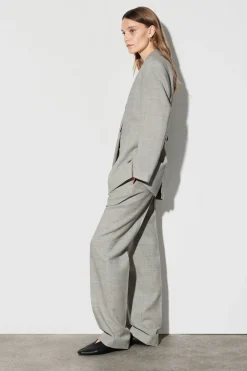STRUCTURED WOOL-BLEND BLAZER