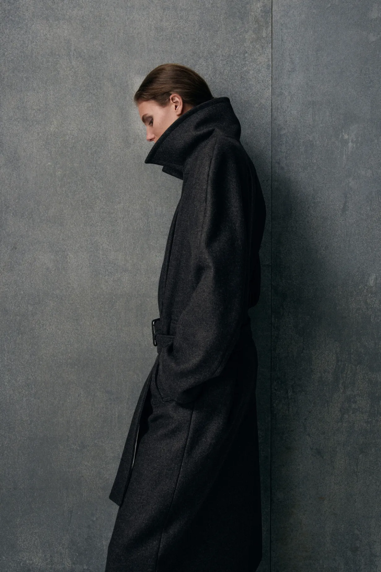 TAILORED BELTED WOOL-TWILL COAT