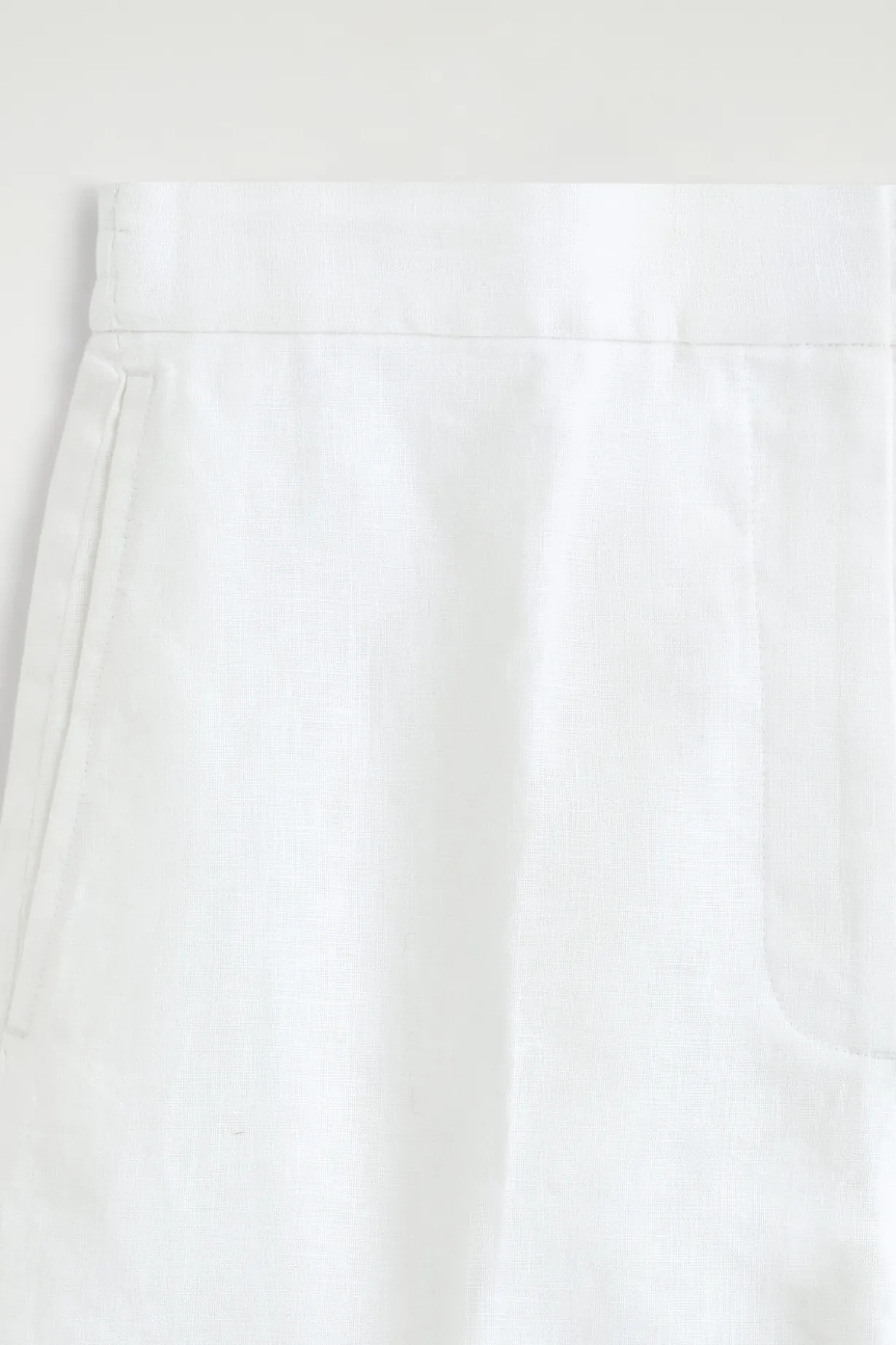 TAILORED ELASTICATED LINEN SHORTS