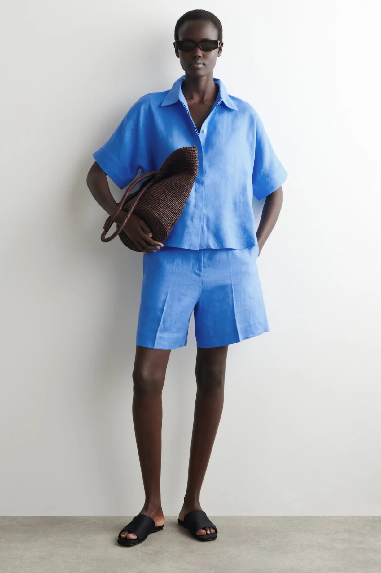 TAILORED ELASTICATED LINEN SHORTS