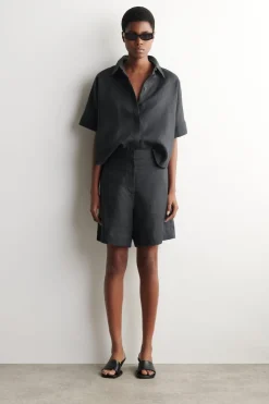 TAILORED ELASTICATED LINEN SHORTS