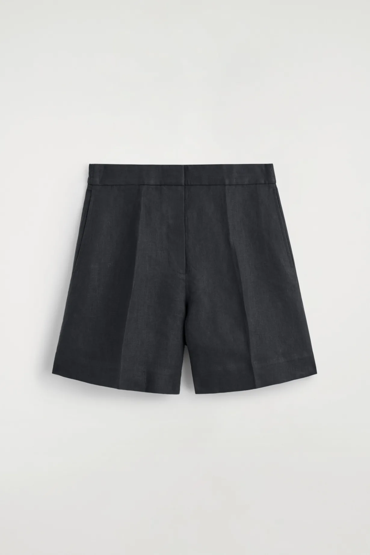 TAILORED ELASTICATED LINEN SHORTS