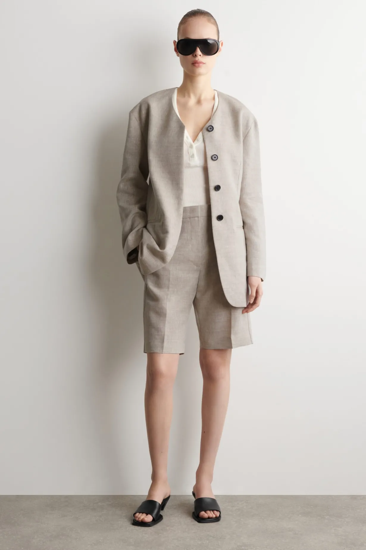 TAILORED LINEN SHORTS