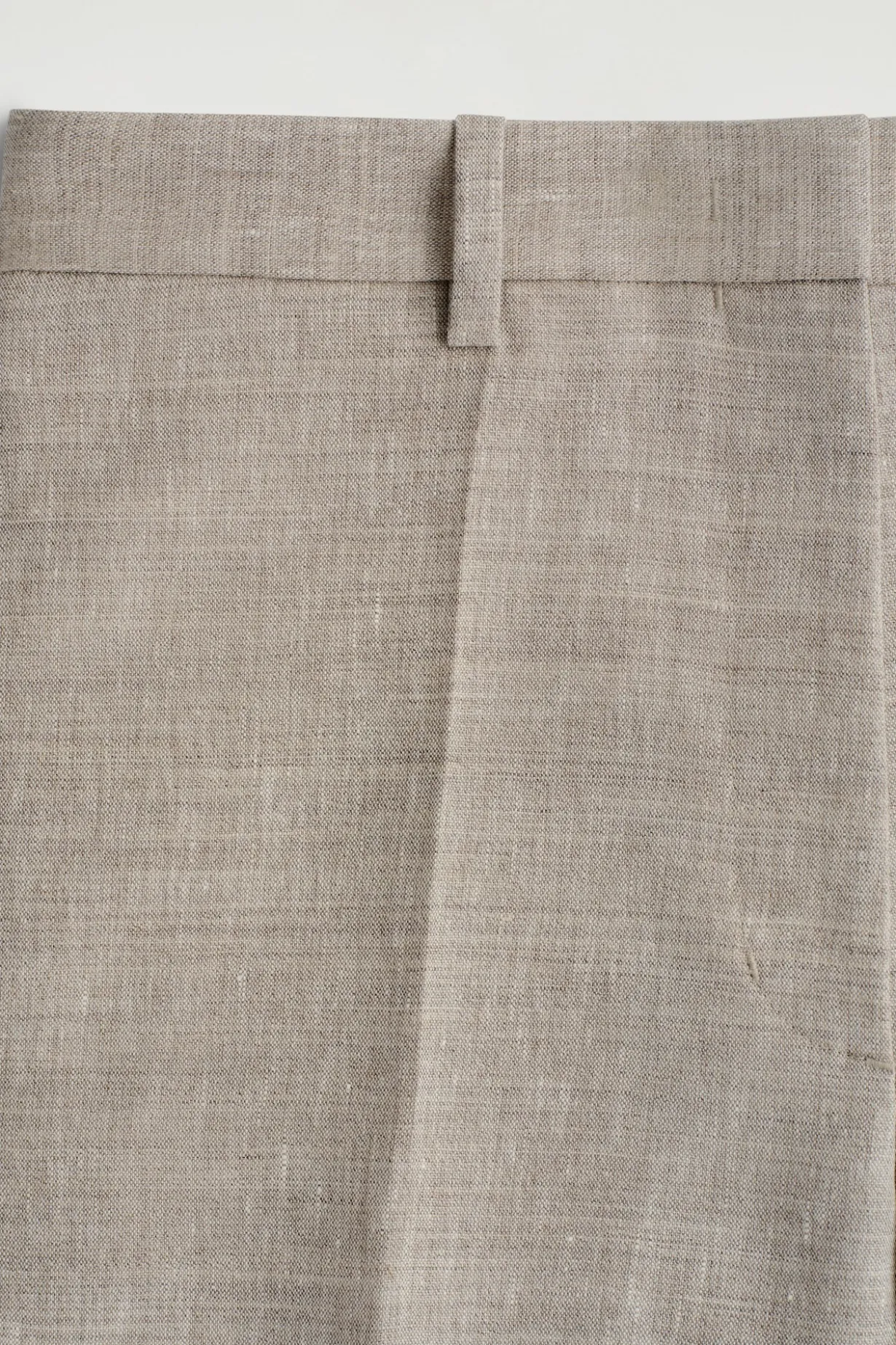TAILORED LINEN SHORTS