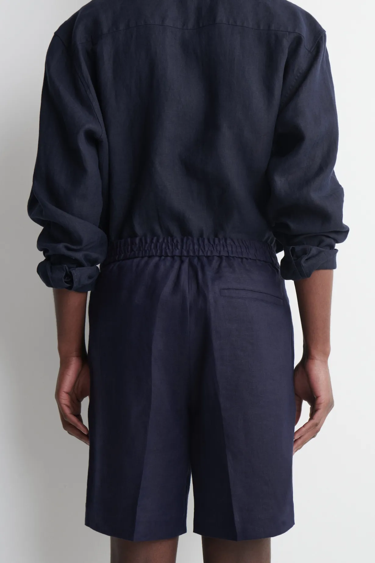 TAILORED LINEN SHORTS