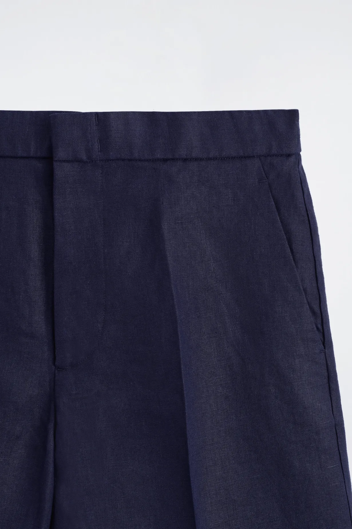 TAILORED LINEN SHORTS
