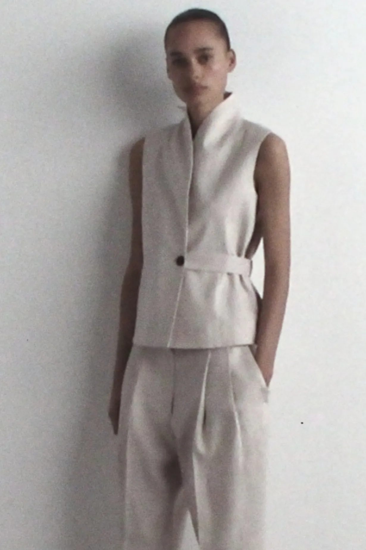 TAILORED LINEN TULIP PANTS