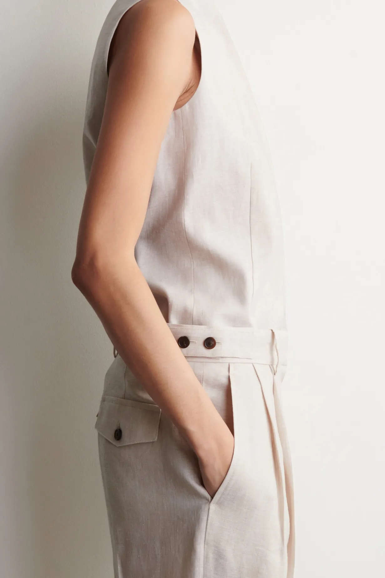 TAILORED LINEN TULIP PANTS