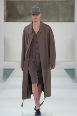 TAILORED LINEN-BLEND SHORTS