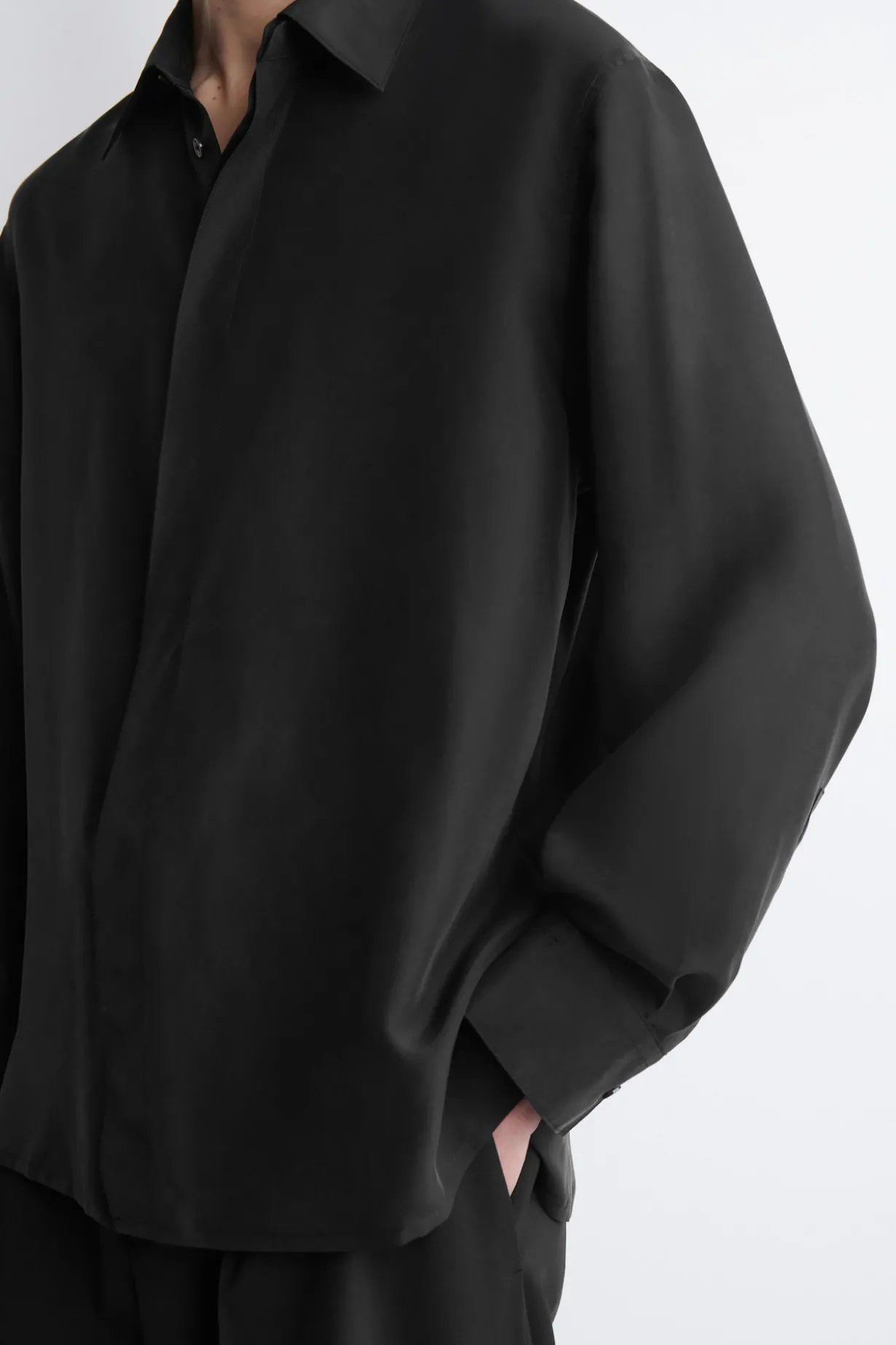 TAILORED SILK SHIRT