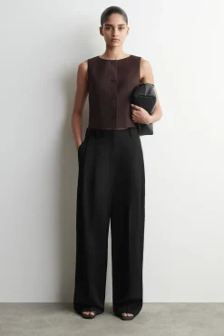 TAILORED VEST