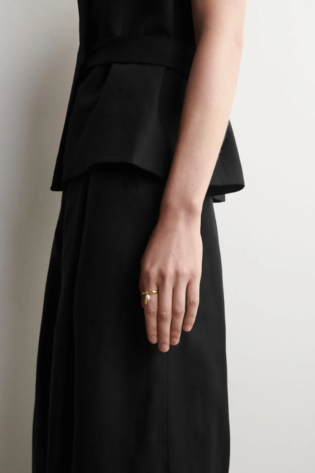 TEARDROP-CHARM RING