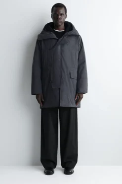 TECHNICAL HOODED DOWN PARKA