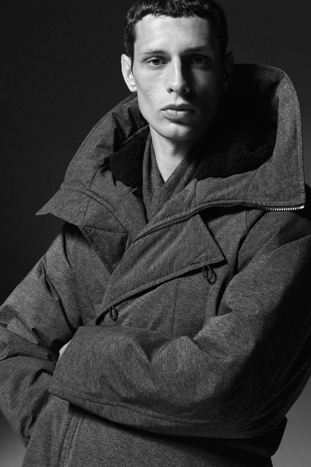 TECHNICAL HOODED DOWN PARKA