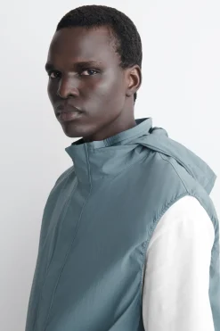 TECHNICAL WATER-RESISTANT NYLON VEST