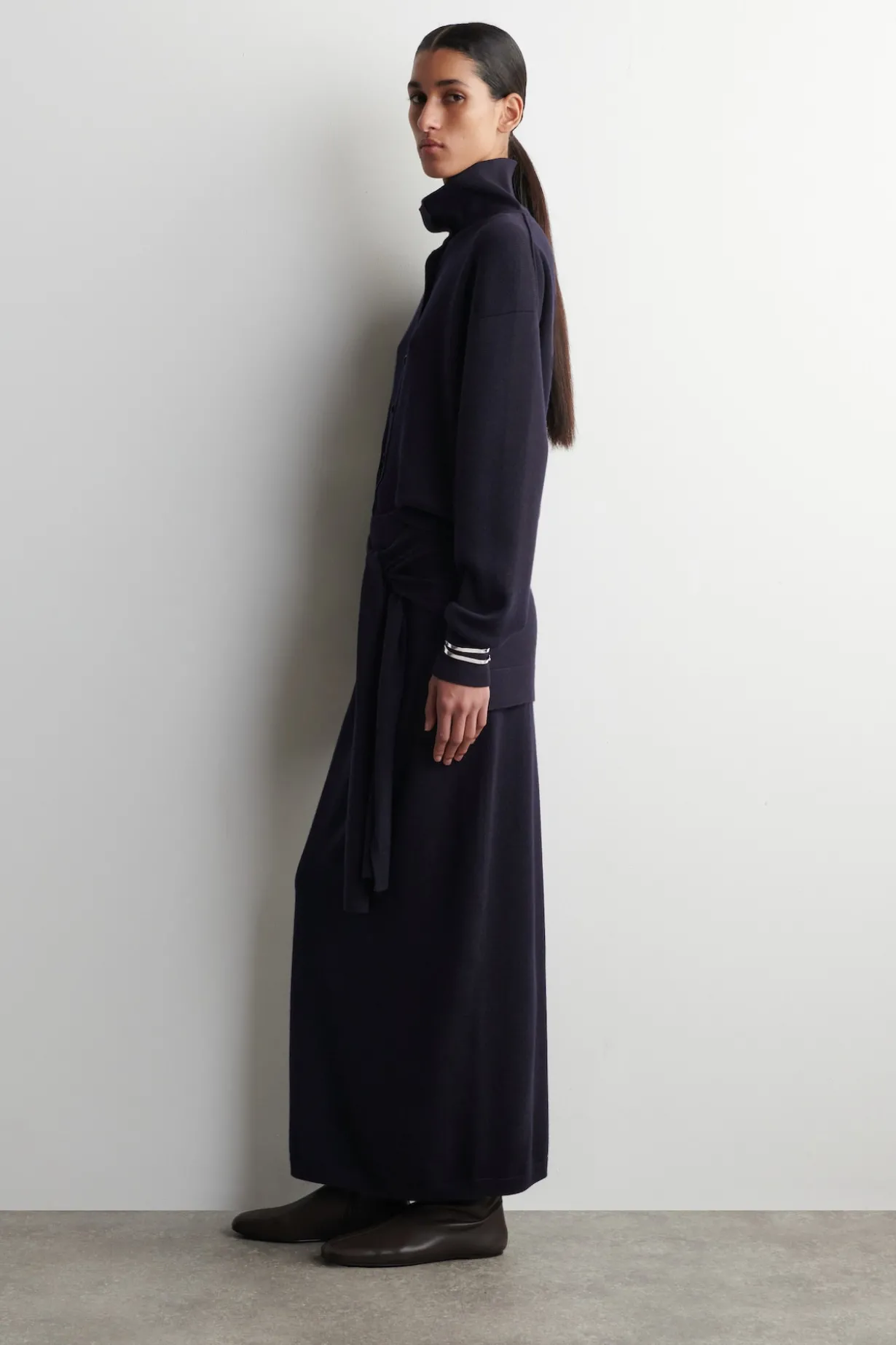 TIE-WAIST MERINO WOOL MIDI SKIRT