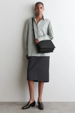 TRIFOLD PADDED CROSSBODY BAG
