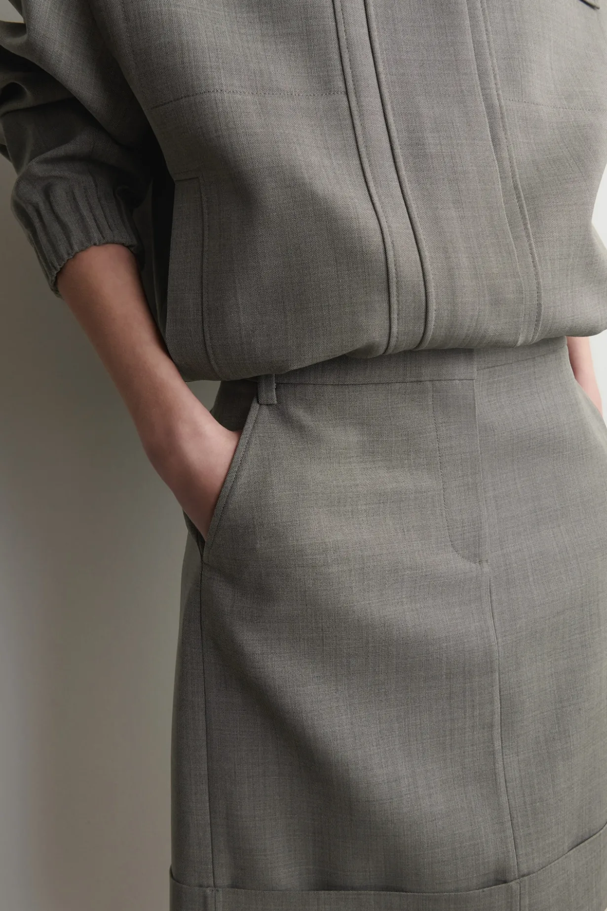 TURN-UP WOOL-BLEND PENCIL SKIRT